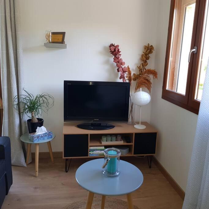 Studio Avec Terrasse Au Calme Jayat Экстерьер фото